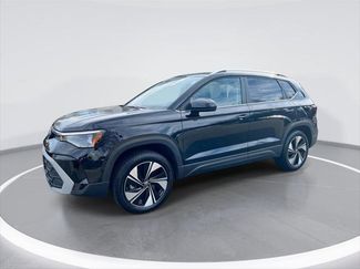 Certified 2025 Volkswagen Taos SE AWD/4WD video 1