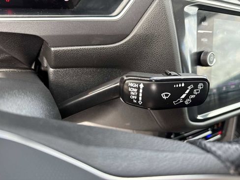 Used 2024 Volkswagen Tiguan SE R-Line image 24