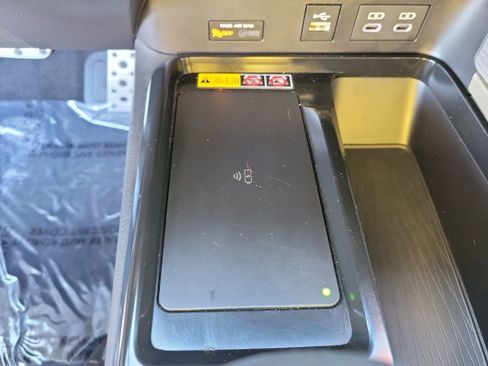 Used 2025 Toyota Camry SE image 23