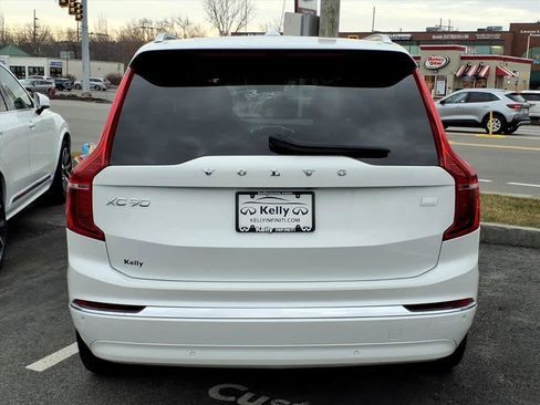 Used 2024 Volvo XC90 T8 Plus image 9
