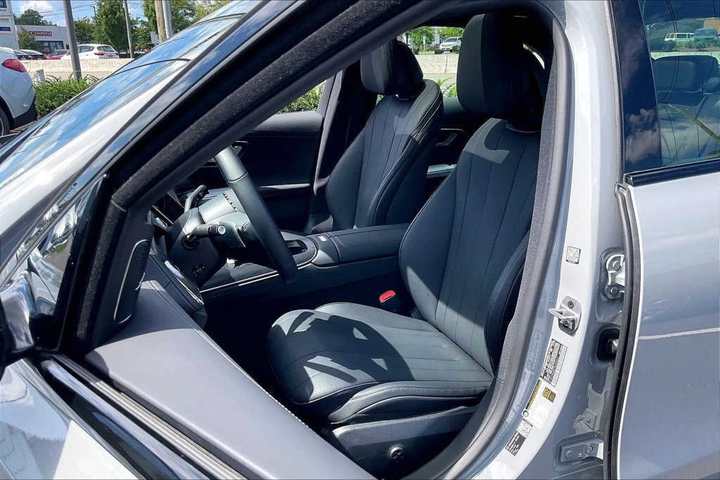 Used 2026 Mercedes-Benz E 350 4MATIC Sedan image 17