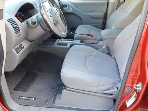 Used 2019 Nissan Frontier SV w/ Value Truck Package RWD image 16