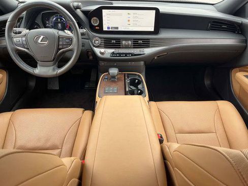 Certified 2023 Lexus LS 500 w/ Accessory Package (Z2) RWD image 14