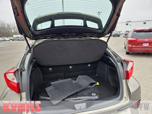 Used 2021 Toyota C-HR LE image 27