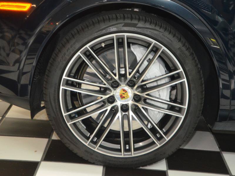 Used 2019 Porsche Cayenne Turbo AWD/4WD image 12