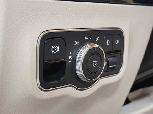 Used 2022 Mercedes-Benz GLA 250 4MATIC image 24