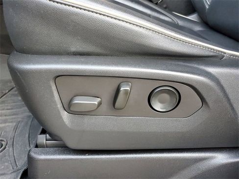 Used 2021 GMC Yukon SLT w/ SLT Premium Package image 20