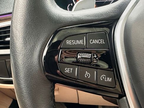 Used 2022 BMW 530i w/ Premium Package image 31