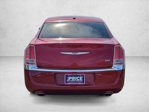 Used 2013 Chrysler 300 RWD image 7