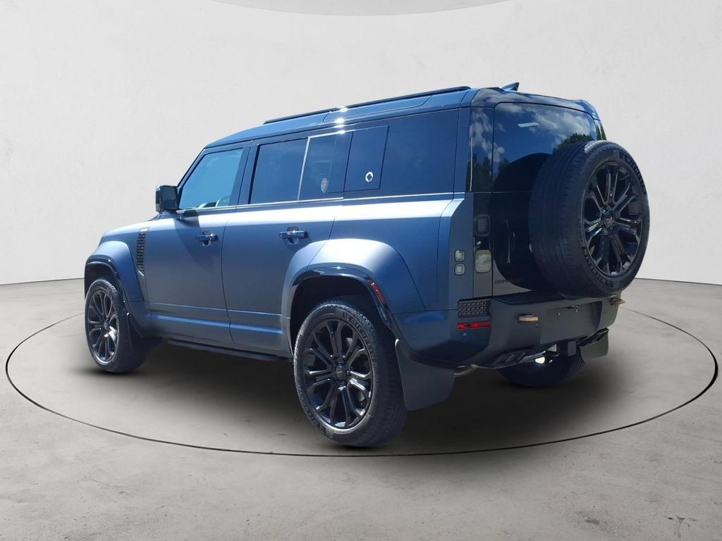 Used 2026 Land Rover Defender 110 OCTA AWD/4WD image 8