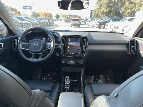 Used 2023 Volvo XC40 B5 Plus w/ Protection Package Premier image 16