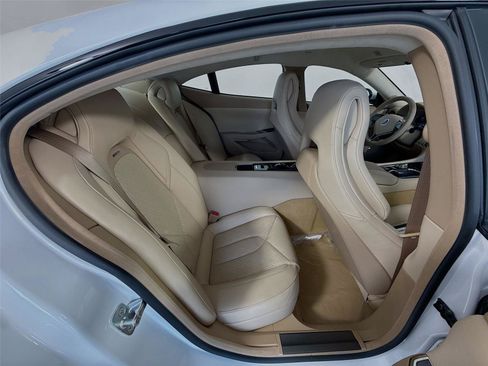 New 2025 Karma Revero Luxury RWD image 18