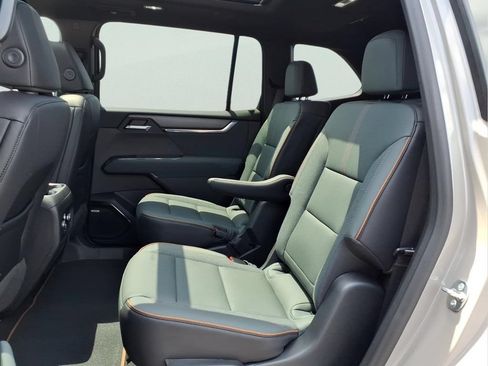 New 2026 GMC Acadia AT4 w/ Luxury Package AWD/4WD image 17