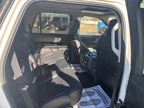 Used 2025 Ford Expedition Platinum w/ Driver's Package image 18