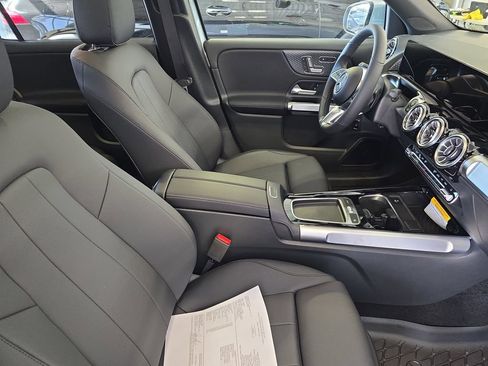 Used 2026 Mercedes-Benz GLB 250 image 11