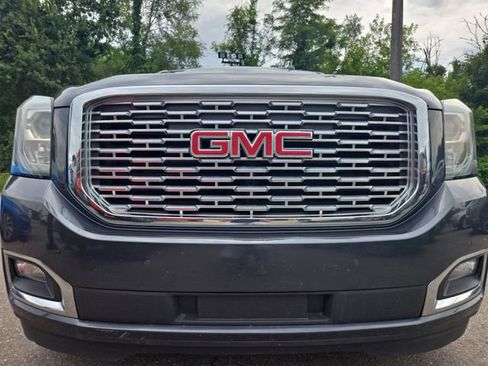 Used 2020 GMC Yukon XL Denali w/ Denali Ultimate Package AWD/4WD image 19