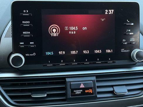 Used 2018 Honda Accord LX image 26