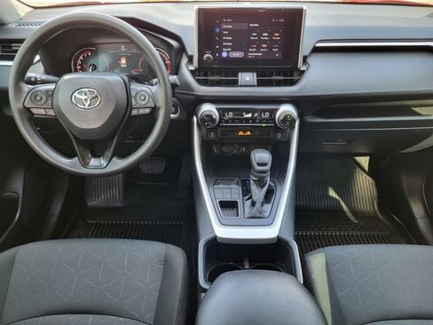 Used 2025 Toyota RAV4 XLE AWD/4WD image 25