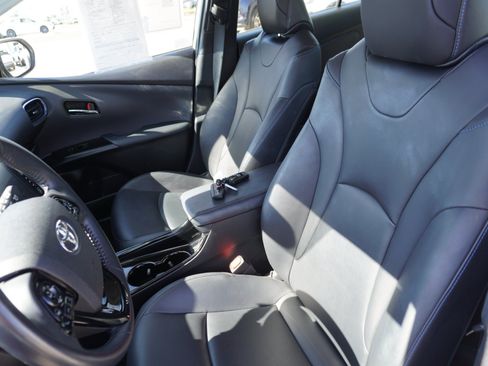 Used 2022 Toyota Prius Limited w/ Premium Convenience Package FWD image 22