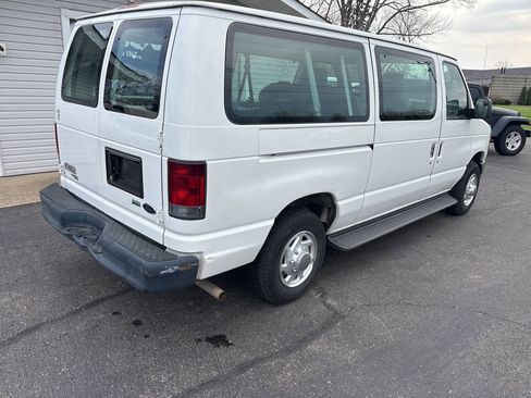 Used 2011 Ford E-150 and Econoline 150 Wagon w/ PWR Windows & Locks Group image 3
