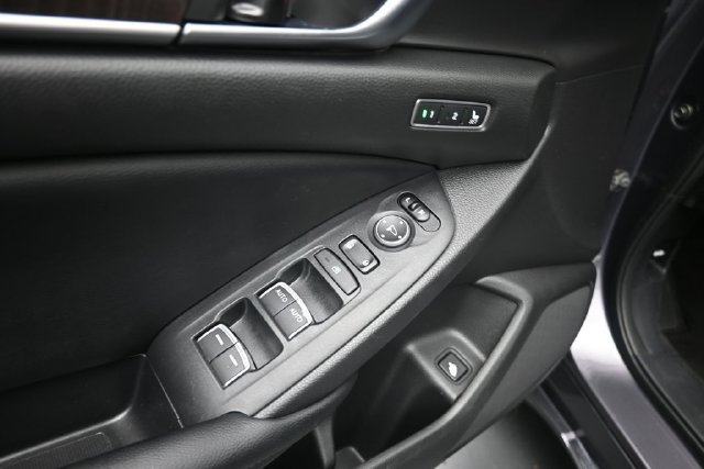 Used 2018 Honda Accord Touring image 23