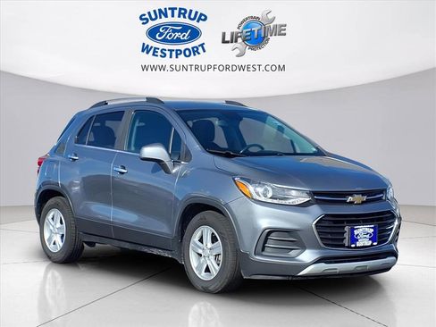 Used 2019 Chevrolet Trax LT w/ LT Convenience Package image 1