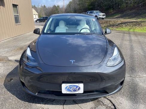 Used 2024 Tesla Model Y Long Range AWD/4WD image 8