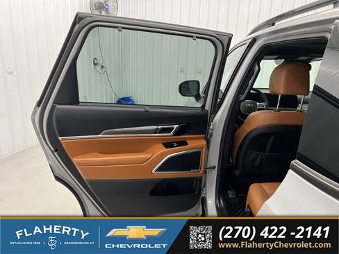 Used 2025 Kia Telluride EX X-Line AWD/4WD image 10
