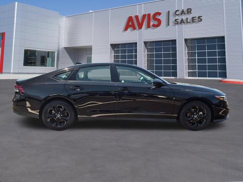 Used 2025 Honda Accord SE image 5