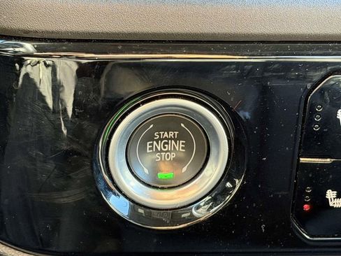 Used 2022 Chevrolet Silverado 1500 LT w/ Z71 Off-Road Package image 6