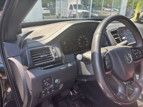 Used 2025 Honda Ridgeline Black Edition image 16
