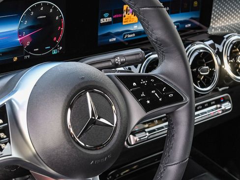 New 2026 Mercedes-Benz GLB 250 image 24