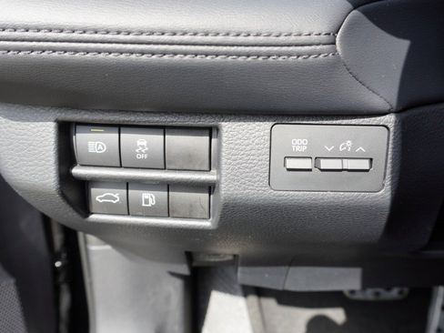 Used 2019 Toyota Avalon XSE image 19