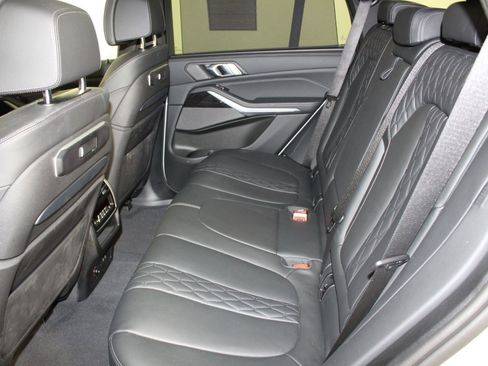 Used 2025 BMW X5 xDrive40i w/ Executive Package image 13