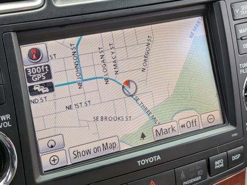 Used 2011 Toyota Highlander Limited image 19