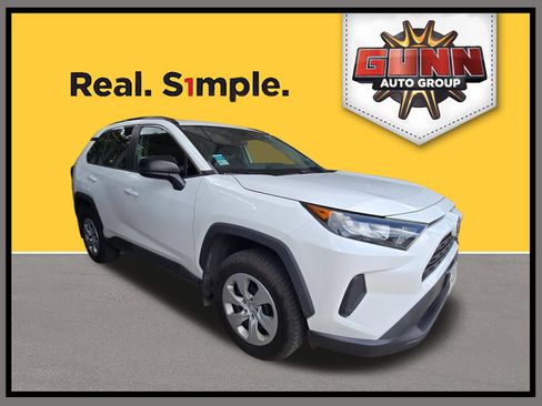 Used 2021 Toyota RAV4 LE FWD image 1