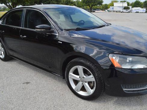 Used 2014 Volkswagen Passat 1.8T Wolfsburg Edition FWD image 3