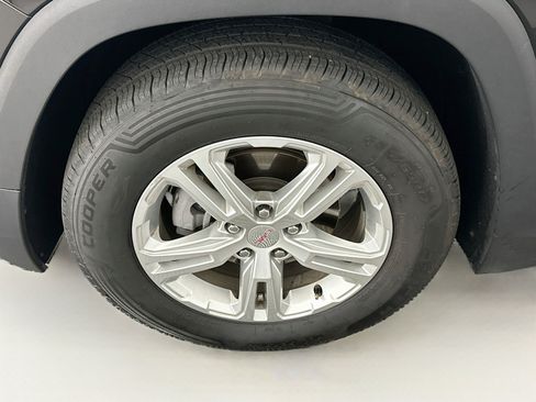 Used 2024 GMC Terrain SLE AWD/4WD image 11