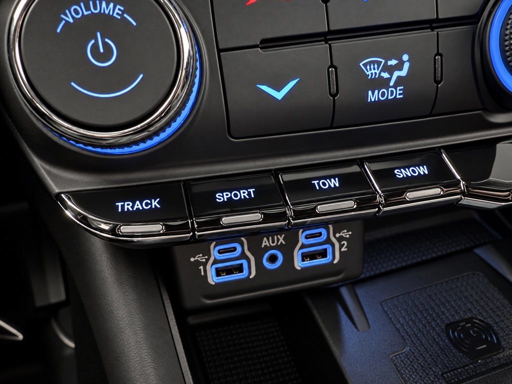 Used 2023 Dodge Durango R/T w/ Tow 'N Go Package AWD/4WD image 41