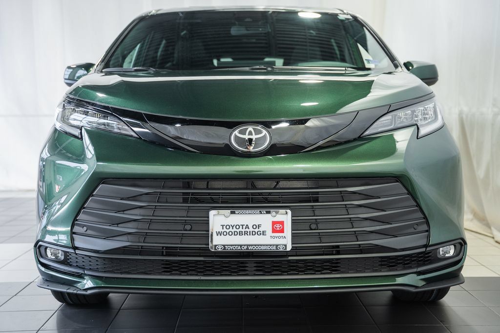 New 2026 Toyota Sienna XLE Woodland Edition AWD/4WD image 2