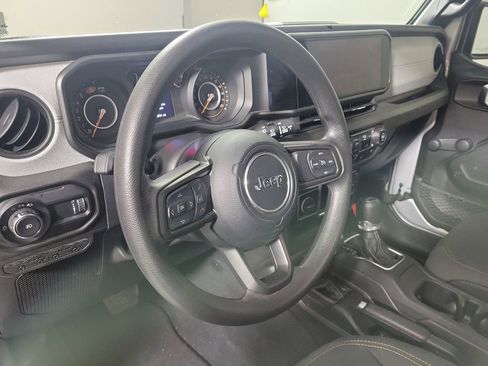 Used 2024 Jeep Wrangler Sport image 12