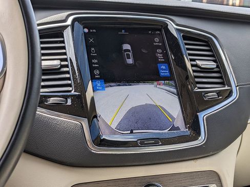Certified 2023 Volvo XC90 B6 Ultimate w/ Protection Package Premier AWD/4WD image 18