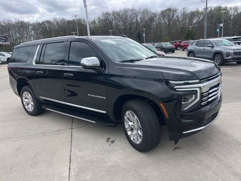 Used 2026 Chevrolet Suburban Premier image 9