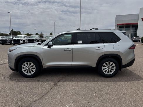 New 2026 Toyota Grand Highlander AWD image 3