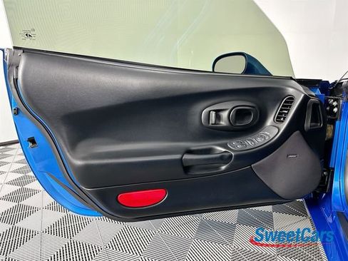 Used 1999 Chevrolet Corvette Coupe RWD image 28
