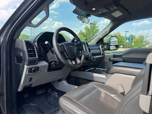 Used 2019 Ford F350 XLT w/ XLT Premium Package AWD/4WD image 14