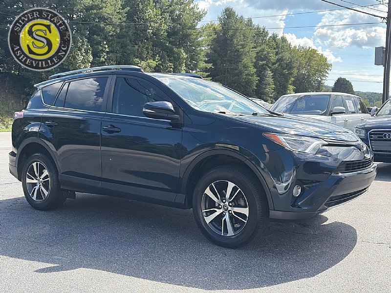 Used 2018 Toyota RAV4 XLE FWD image 8