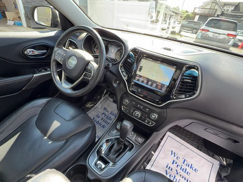 Used 2019 Jeep Cherokee Limited AWD/4WD image 24