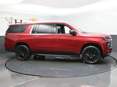 New 2025 Chevrolet Suburban Premier image 1