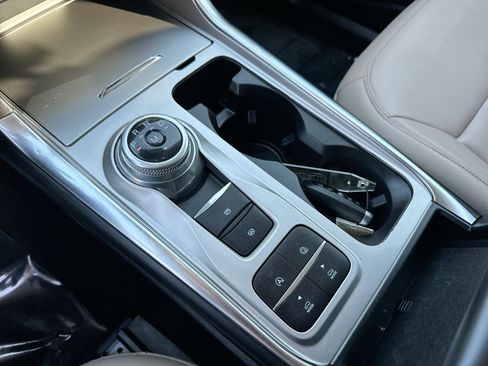 Used 2021 Ford Explorer XLT w/ Equipment Group 202A image 20